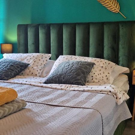 Apartment In The Smallest Town In The World Hum Екстер'єр фото