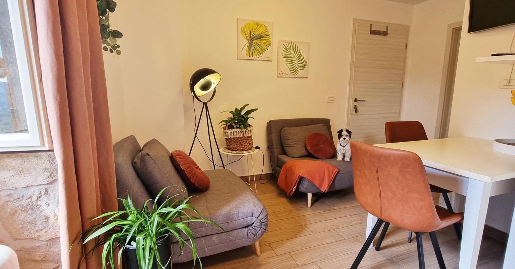 Apartment In The Smallest Town In The World Hum Екстер'єр фото