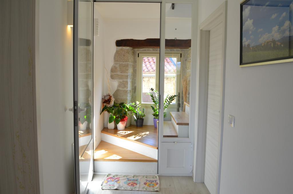 Apartment In The Smallest Town In The World Hum Екстер'єр фото