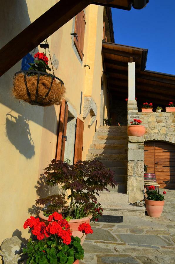Apartment In The Smallest Town In The World Hum Екстер'єр фото